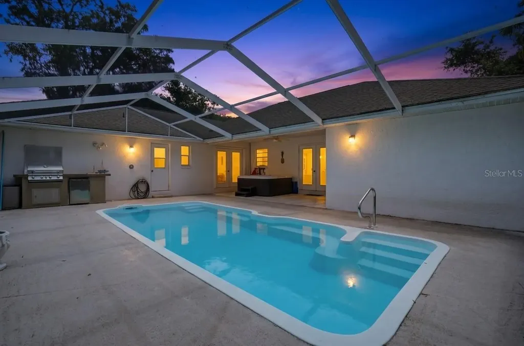 610 Woodview Way Bradenton FL 34212