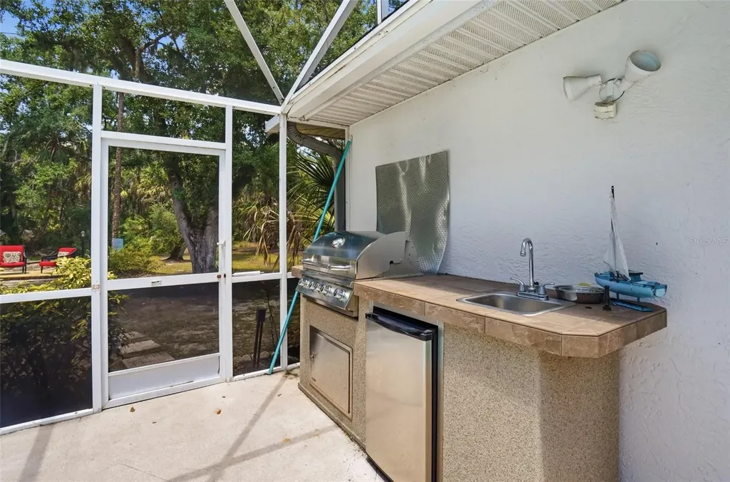610 Woodview Way Bradenton FL 34212