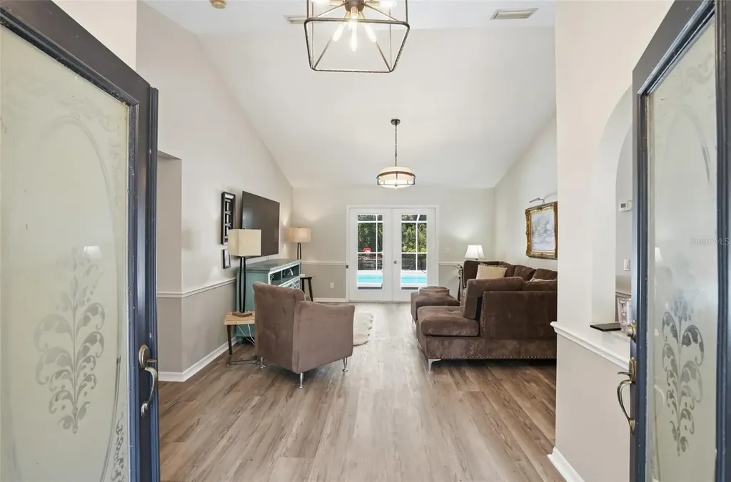 610 Woodview Way Bradenton FL 34212
