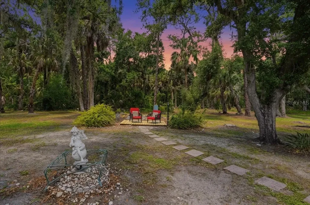 610 Woodview Way Bradenton FL 34212