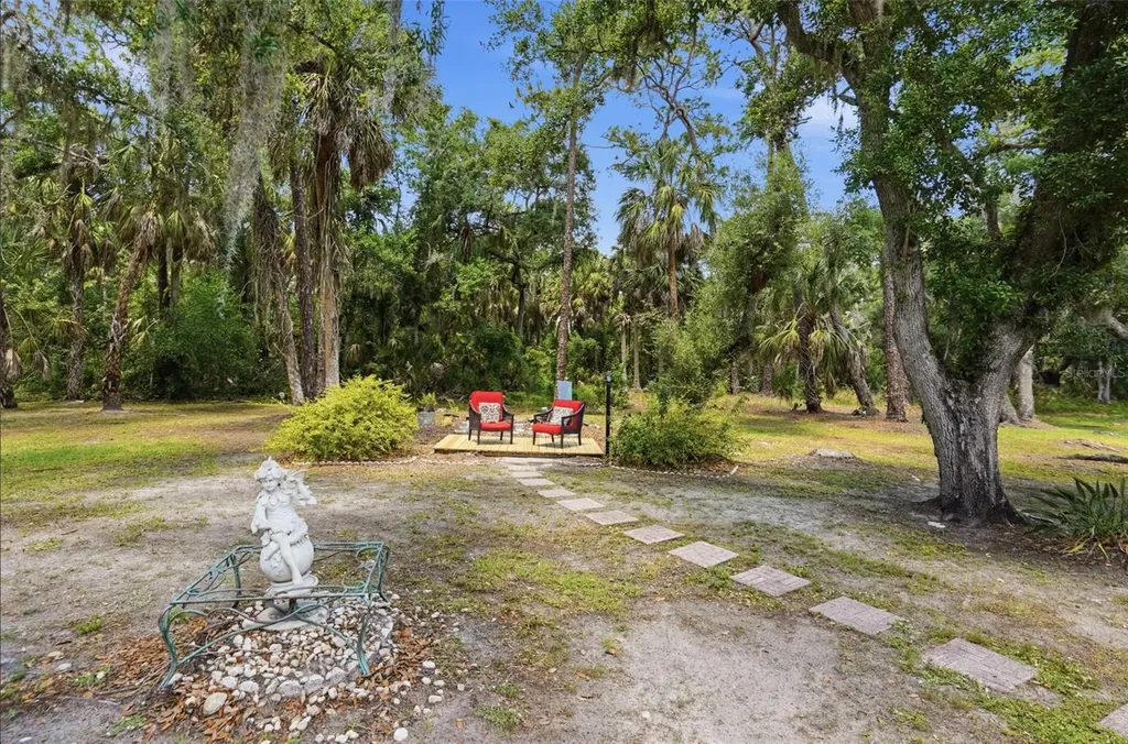 610 Woodview Way Bradenton FL 34212