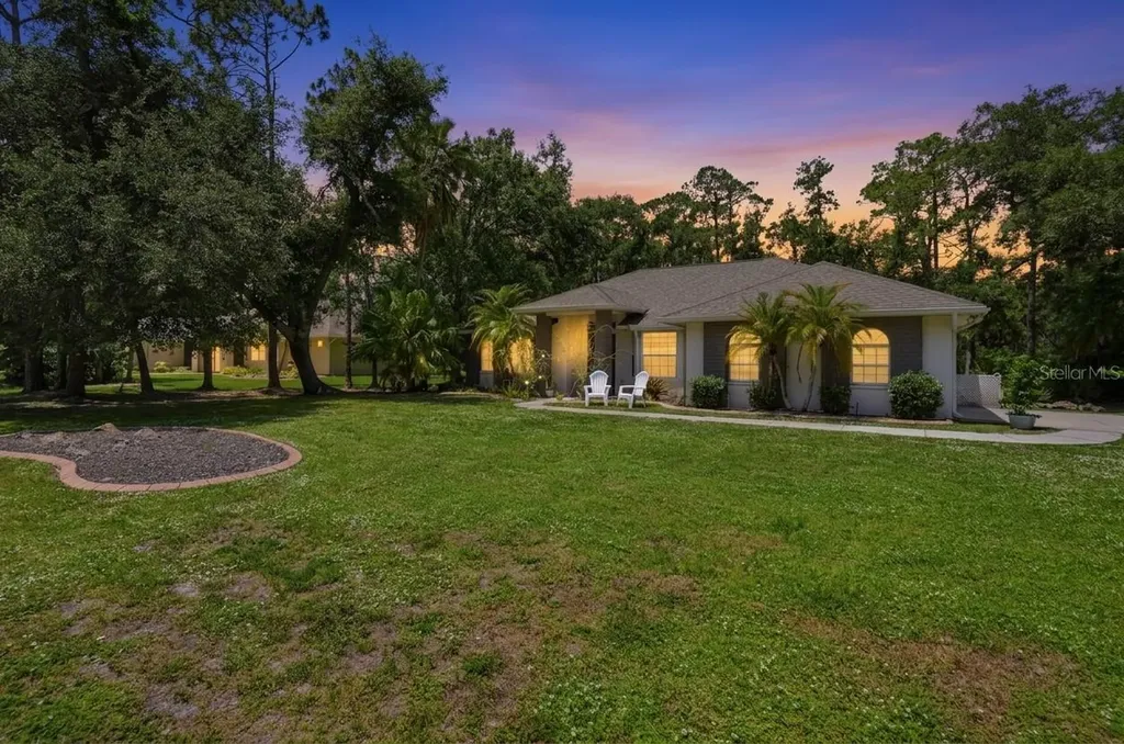 610 Woodview Way Bradenton FL 34212