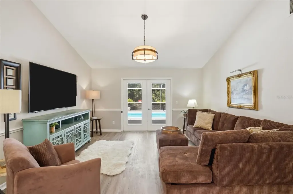 610 Woodview Way Bradenton FL 34212