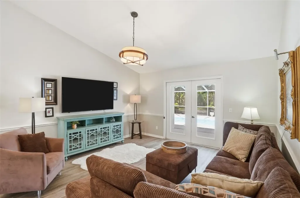 610 Woodview Way Bradenton FL 34212