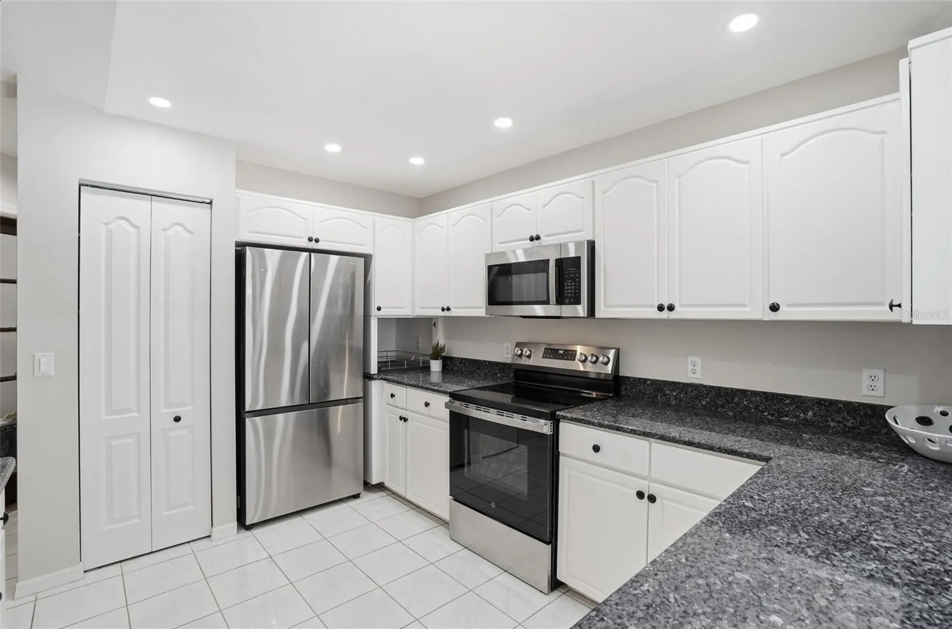 610 Woodview Way Bradenton FL 34212