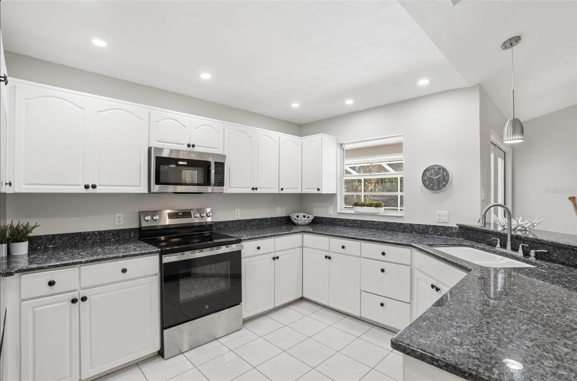 610 Woodview Way Bradenton FL 34212