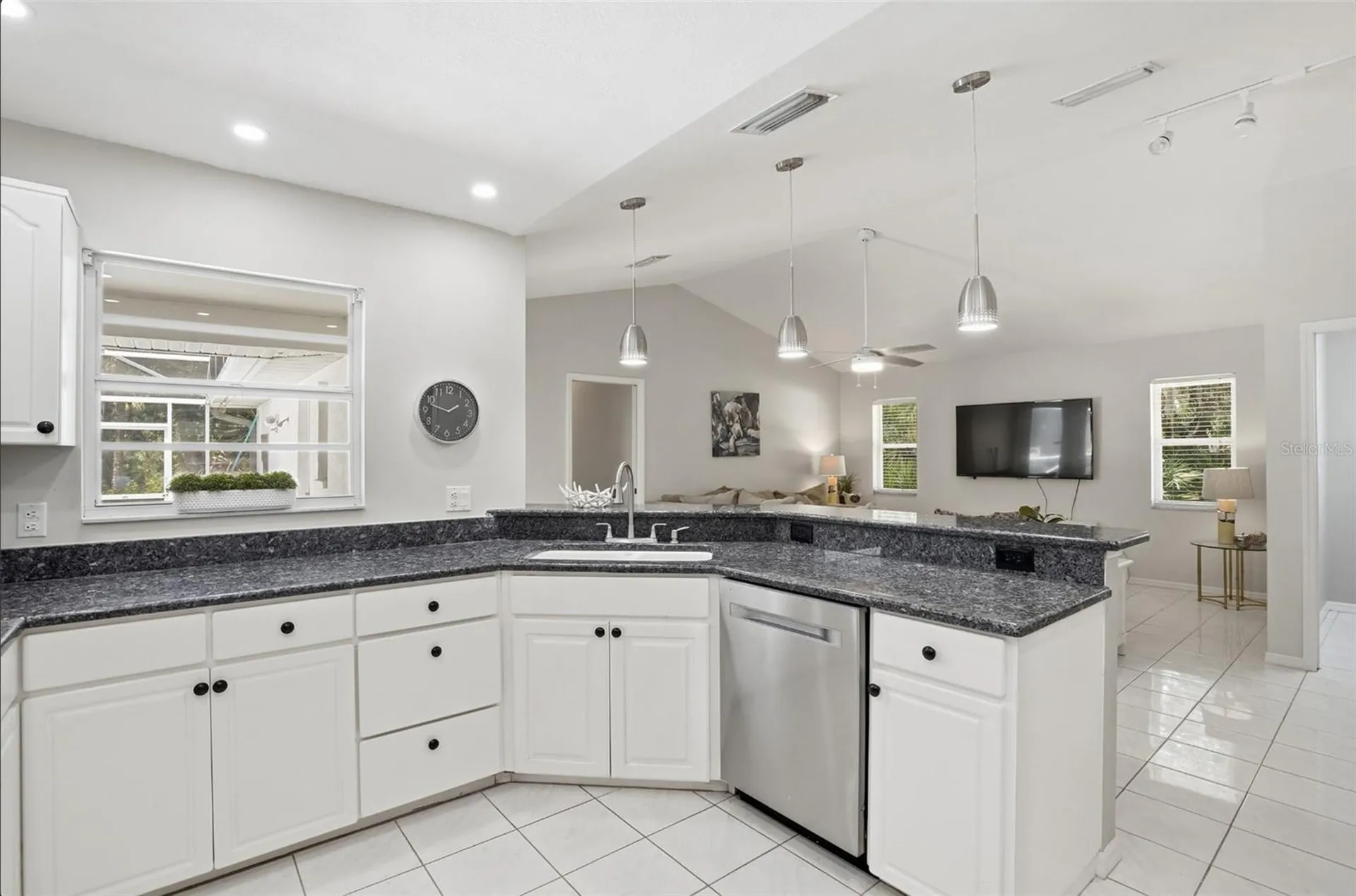 610 Woodview Way Bradenton FL 34212