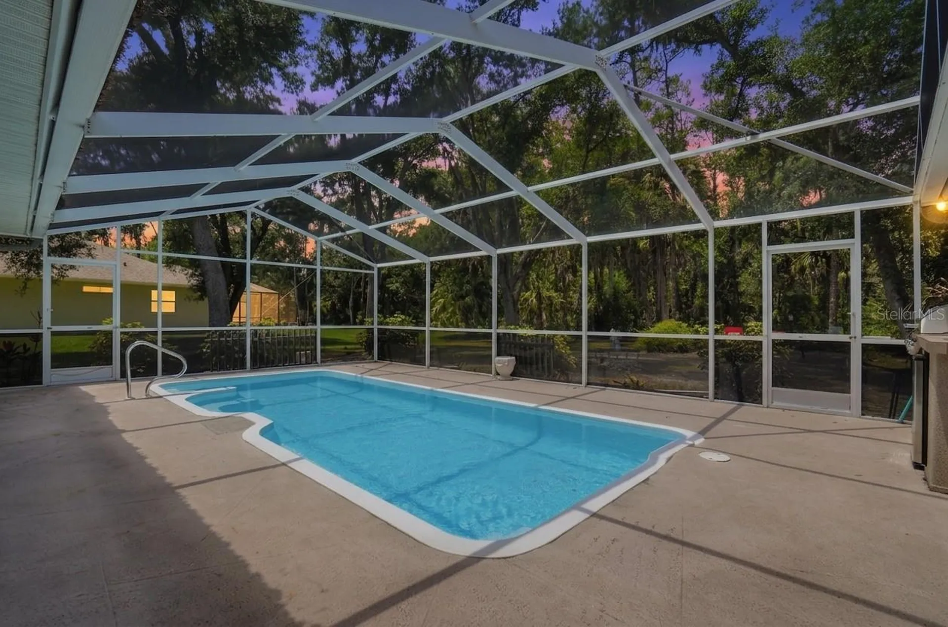 610 Woodview Way Bradenton FL 34212