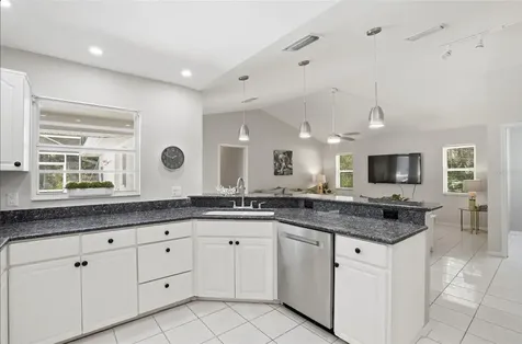 610 Woodview Way Bradenton FL 34212