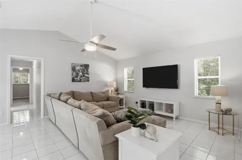 610 Woodview Way Bradenton FL 34212