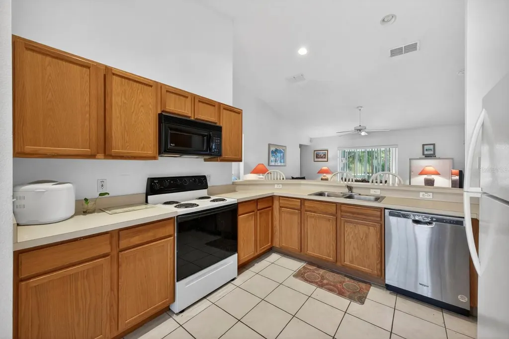 1416 Thousand Oaks Boulevard Davenport FL 33896