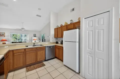 1416 Thousand Oaks Boulevard Davenport FL 33896