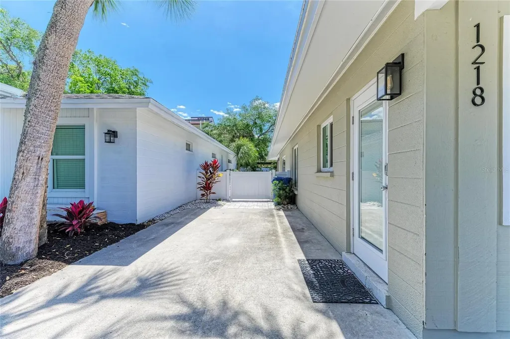 1218 Moonmist Circle Sarasota FL 34242