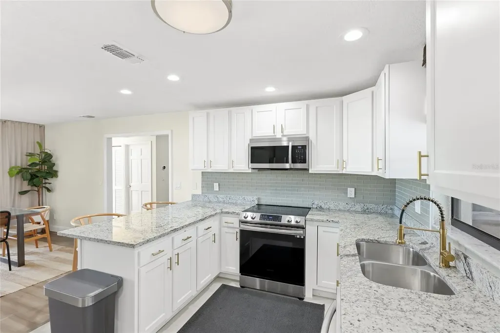 6513 29th Avenue W Bradenton FL 34209