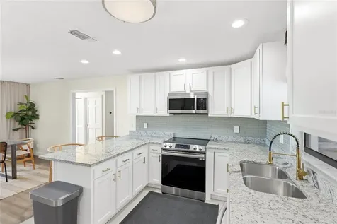 6513 29th Avenue W Bradenton FL 34209