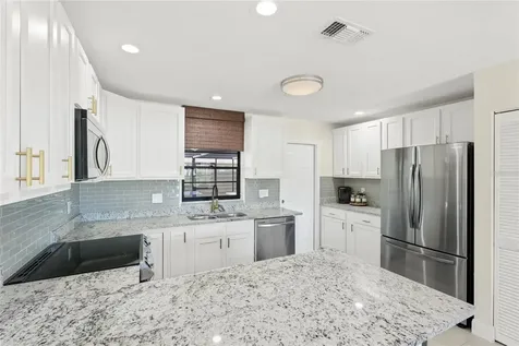 6513 29th Avenue W Bradenton FL 34209