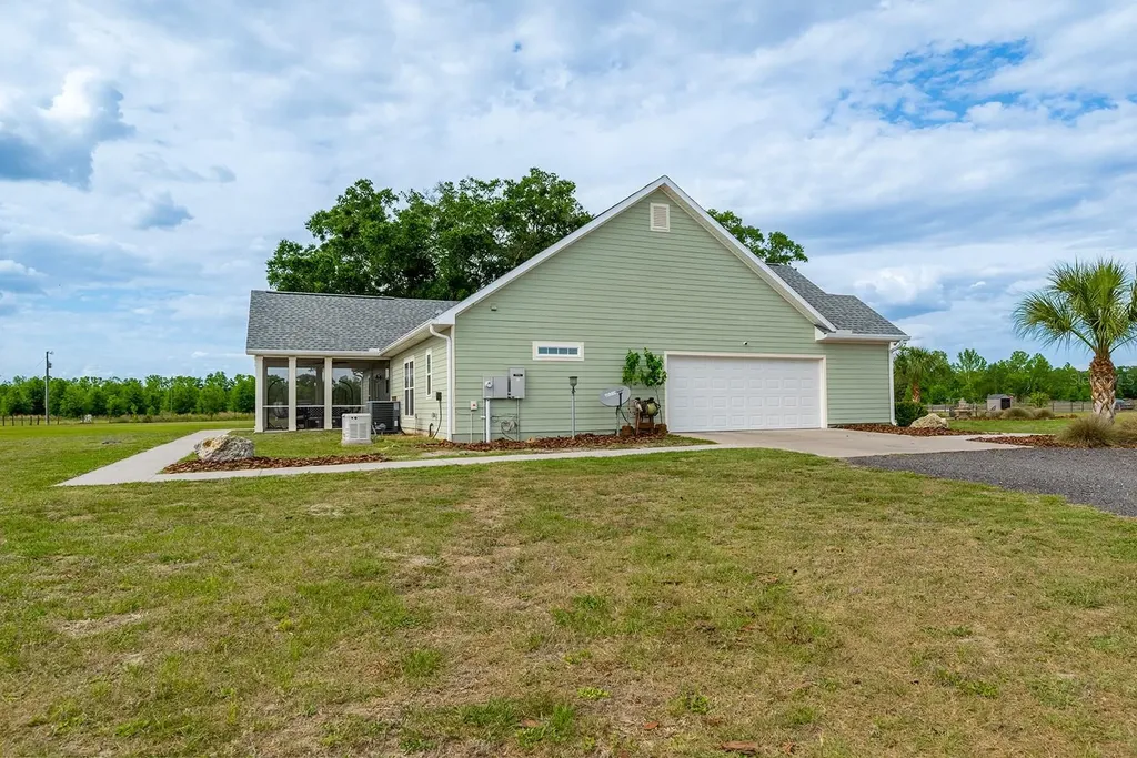 5739 SW County Road 341 Trenton FL 32693
