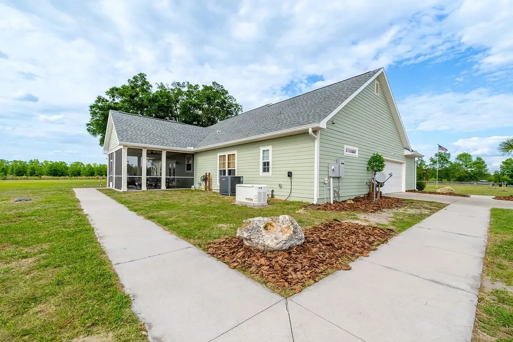 5739 SW County Road 341 Trenton FL 32693