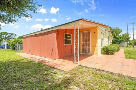 2102 Avenue P Fort Pierce FL 34950