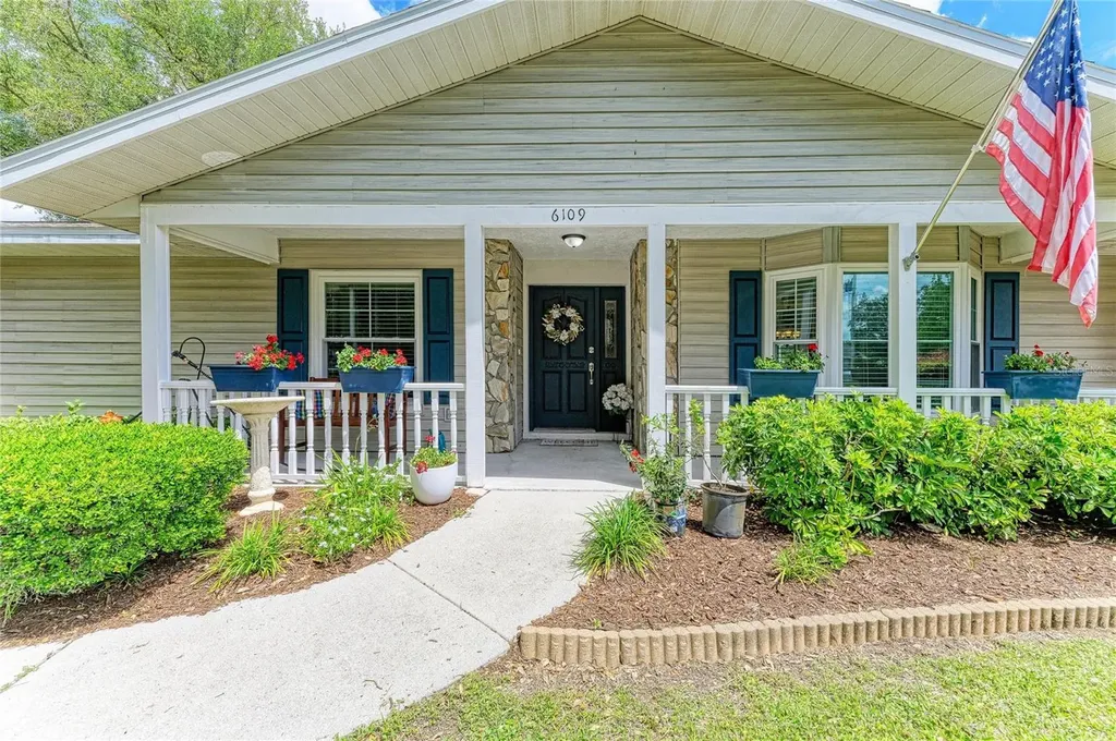 6109 26th Avenue E Bradenton FL 34208
