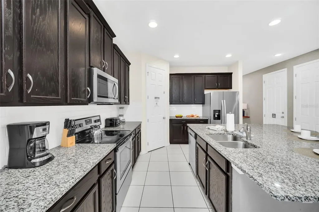 9009 Egret Mills Terrace Kissimmee FL 34747
