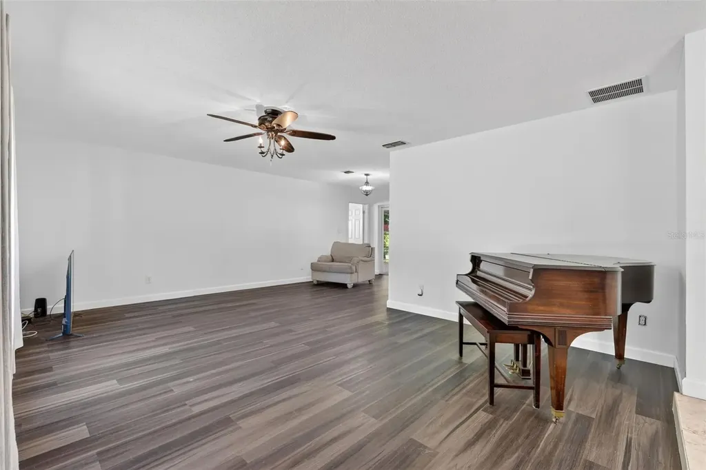 2102 Winnebego Trail Fern Park FL 32730