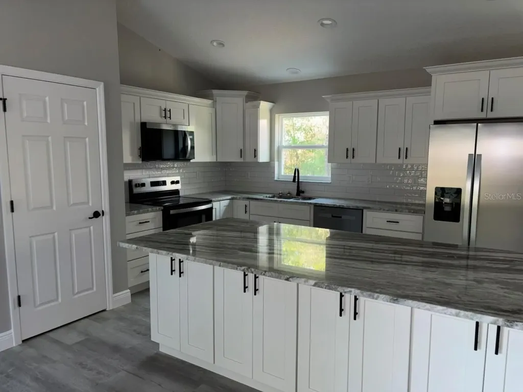 2538 W Dellwood Street Dunnellon FL 34434
