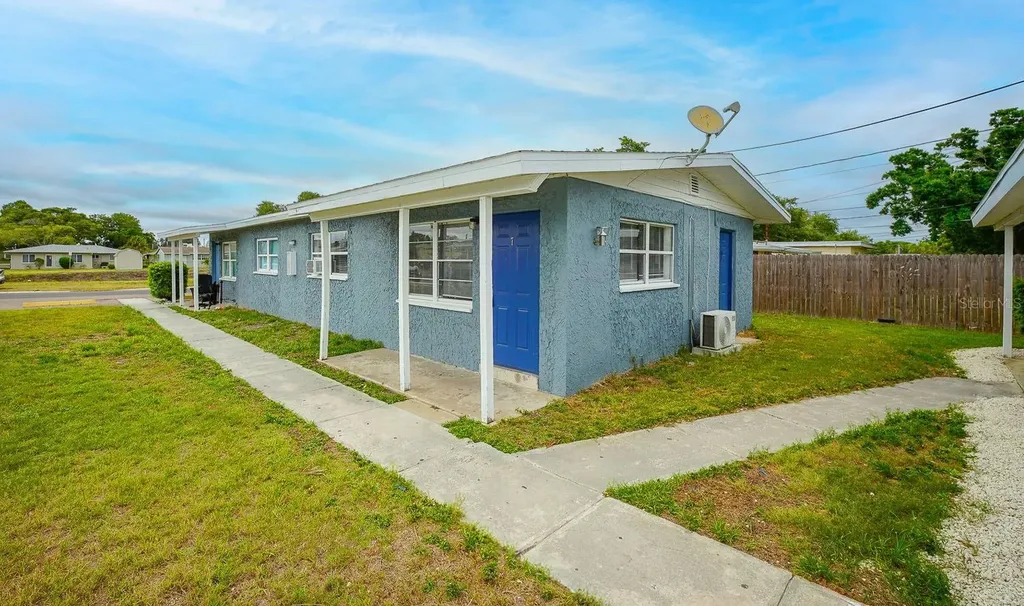 6538 42nd Avenue N St Petersburg FL 33709