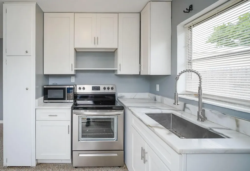 6538 42nd Avenue N St Petersburg FL 33709