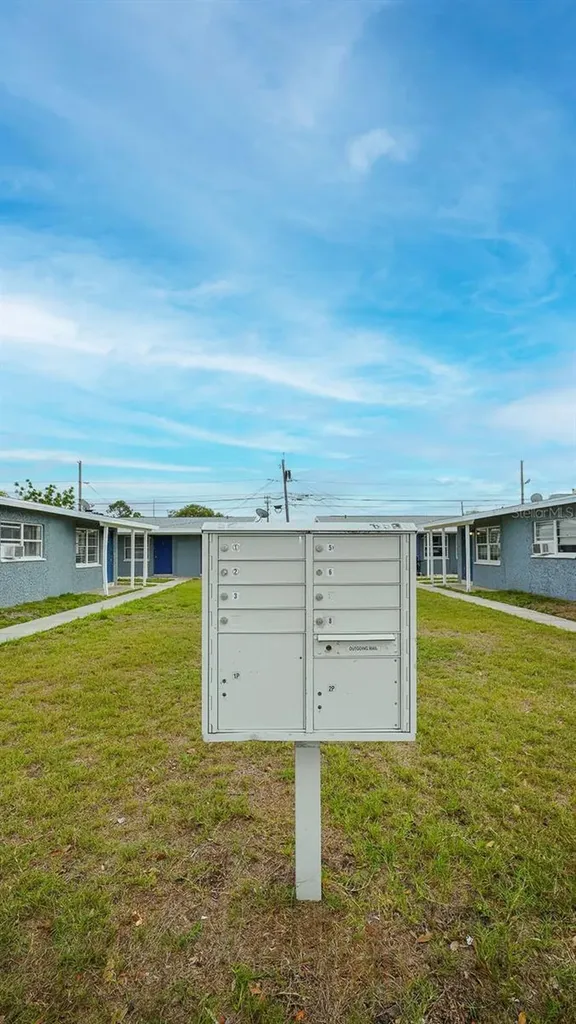 6538 42nd Avenue N St Petersburg FL 33709