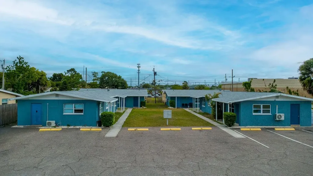6538 42nd Avenue N St Petersburg FL 33709