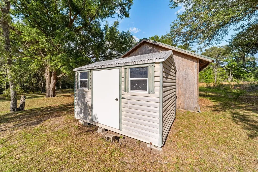 1230 SW Valencia Heights Avenue Dunnellon FL 34431
