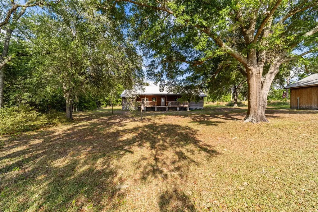 1230 SW Valencia Heights Avenue Dunnellon FL 34431
