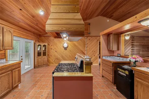 1230 SW Valencia Heights Avenue Dunnellon FL 34431