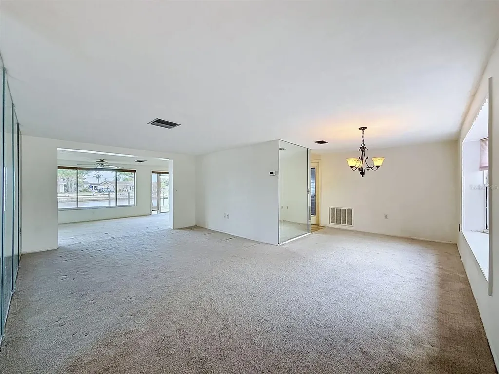 12813 3rd Isle Hudson FL 34667