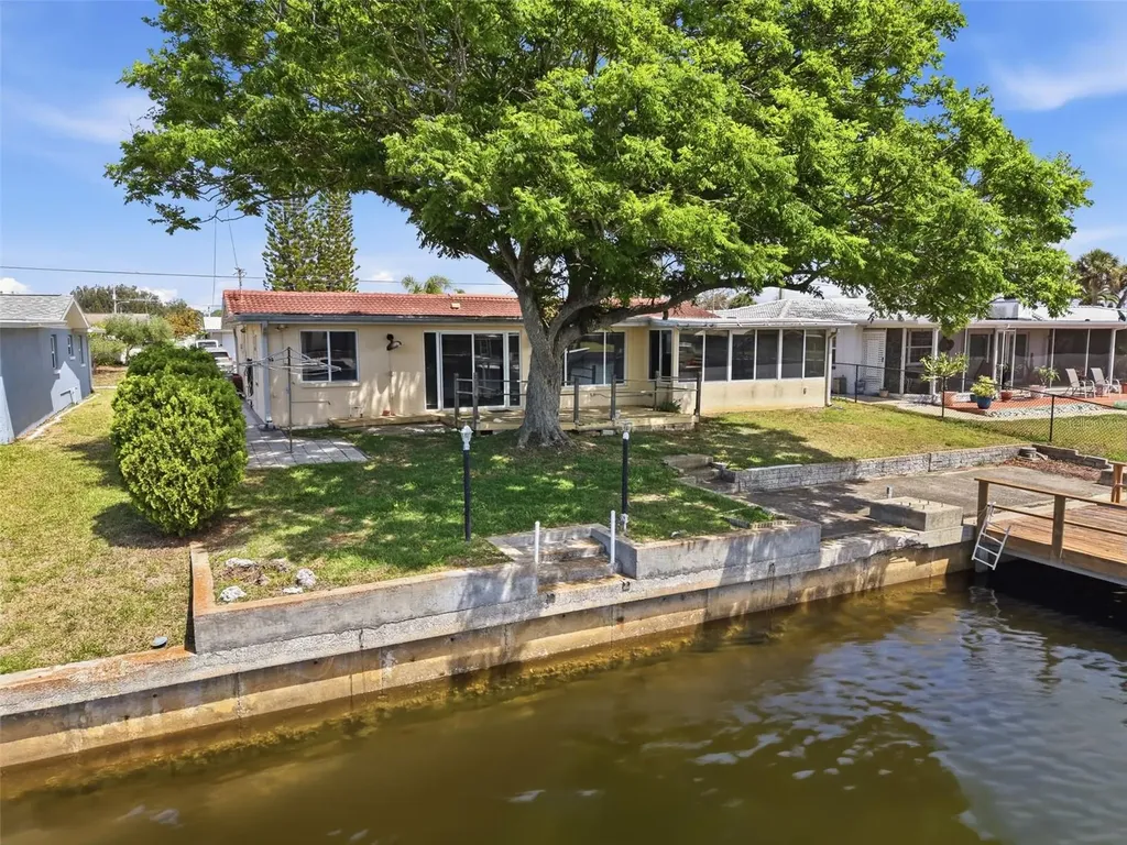 12813 3rd Isle Hudson FL 34667