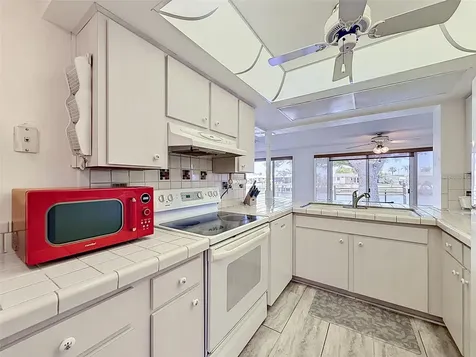 12813 3rd Isle Hudson FL 34667