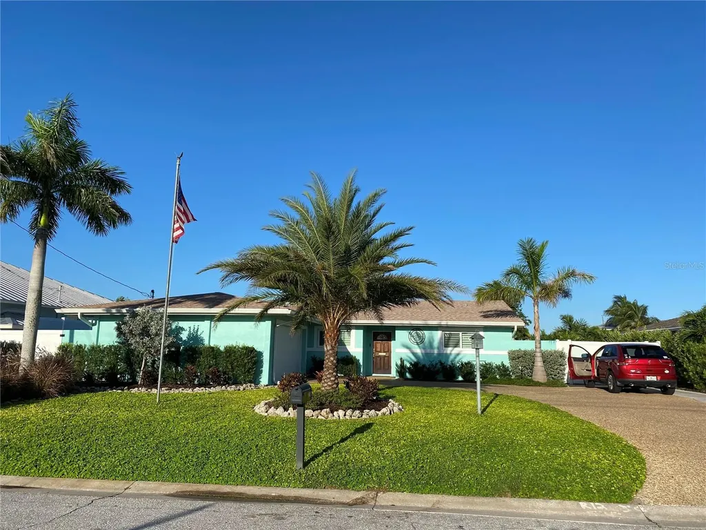 3708 Royal Palm Drive Bradenton FL 34210
