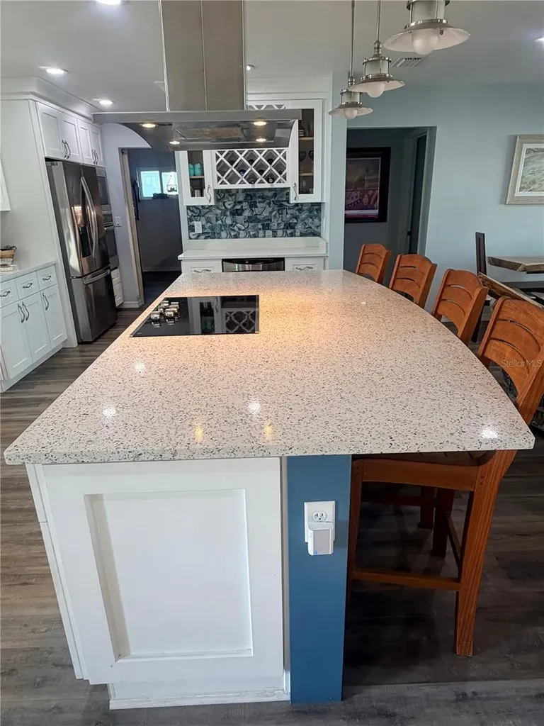 3708 Royal Palm Drive Bradenton FL 34210