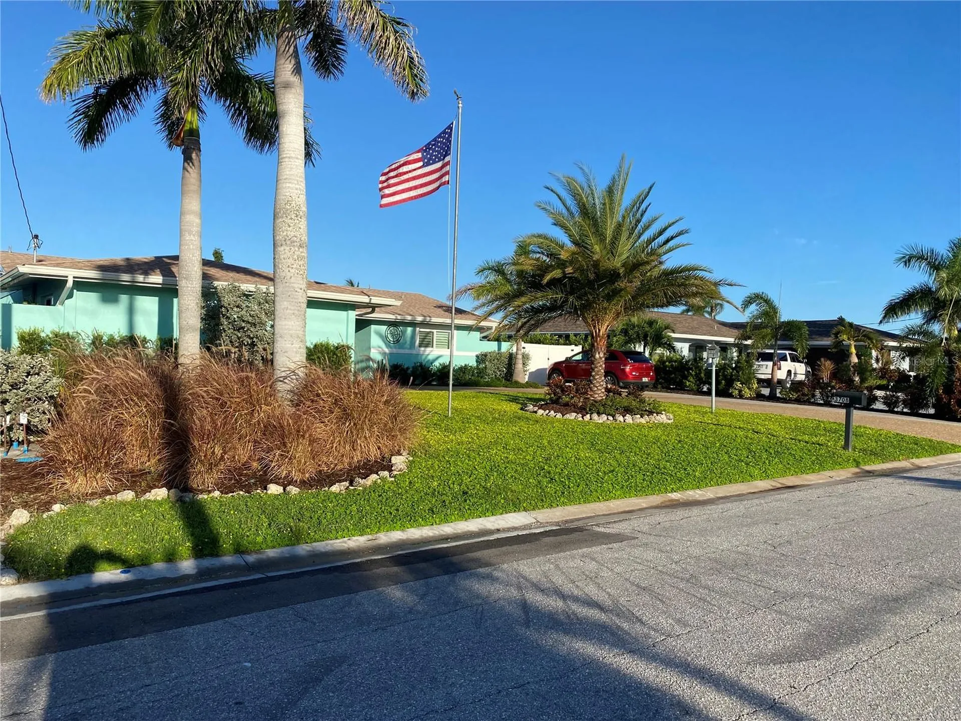 3708 Royal Palm Drive Bradenton FL 34210
