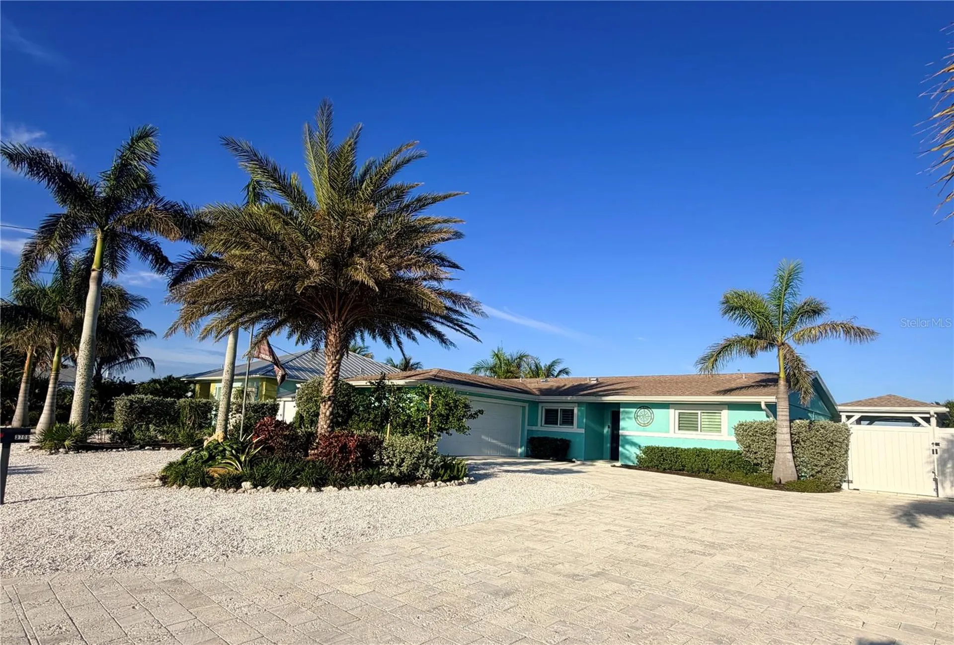 3708 Royal Palm Drive Bradenton FL 34210