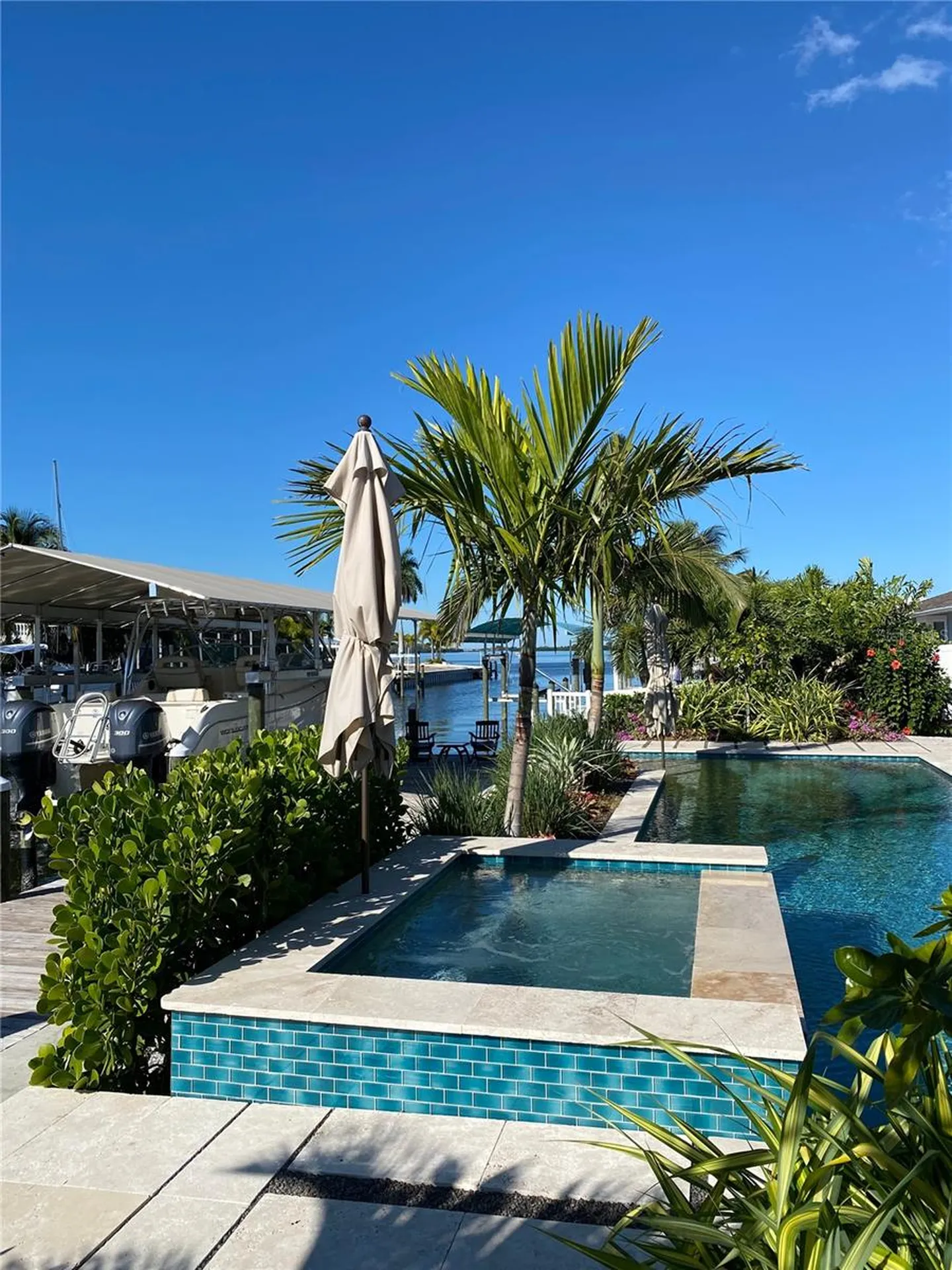 3708 Royal Palm Drive Bradenton FL 34210