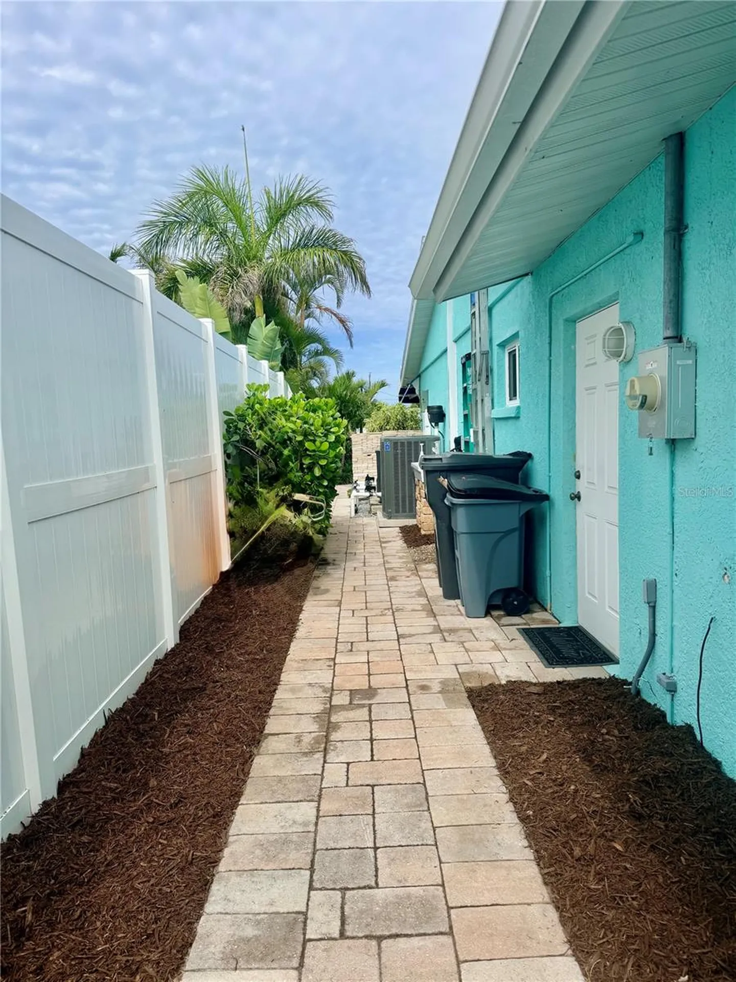 3708 Royal Palm Drive Bradenton FL 34210