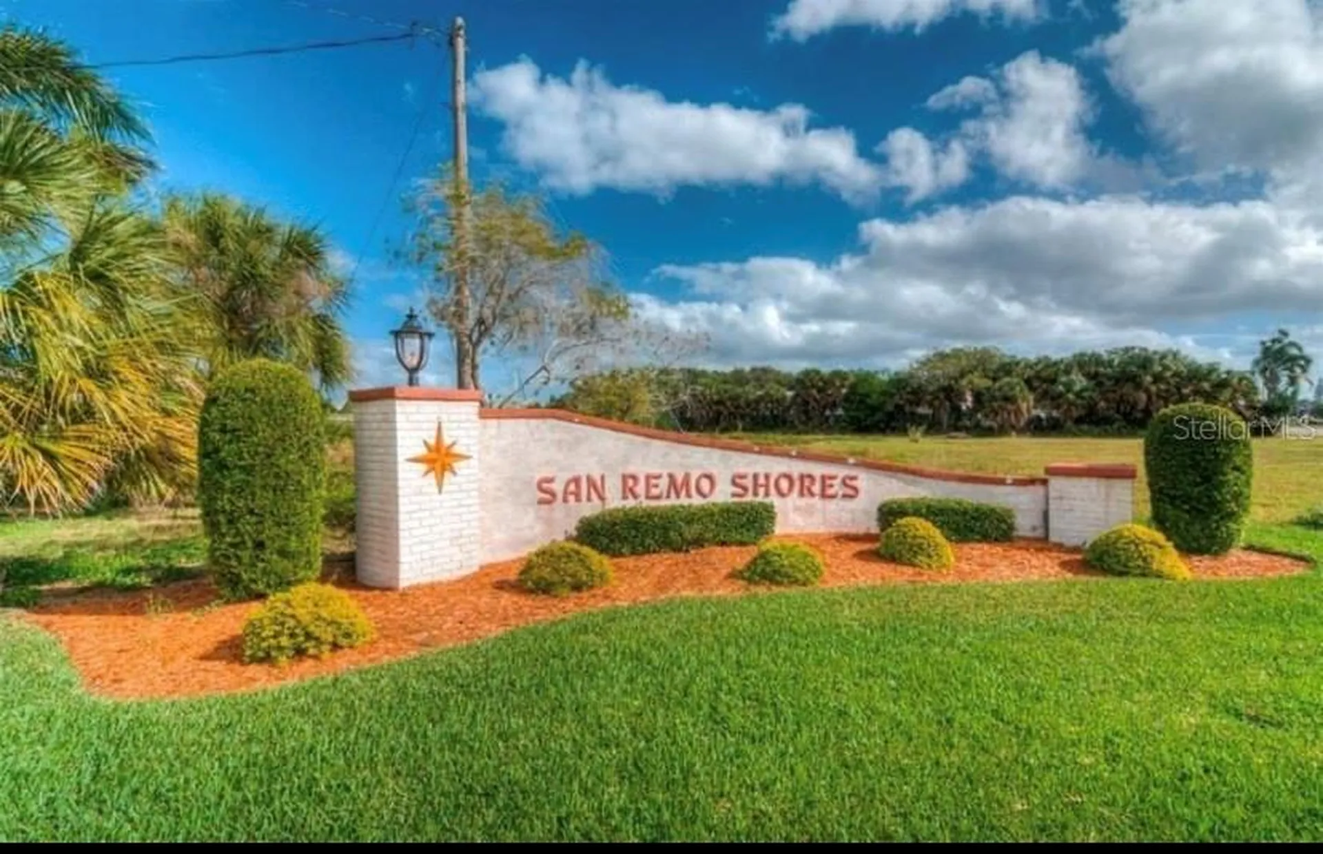 3708 Royal Palm Drive Bradenton FL 34210