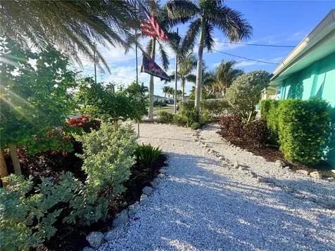 3708 Royal Palm Drive Bradenton FL 34210