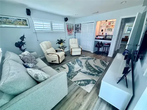 3708 Royal Palm Drive Bradenton FL 34210