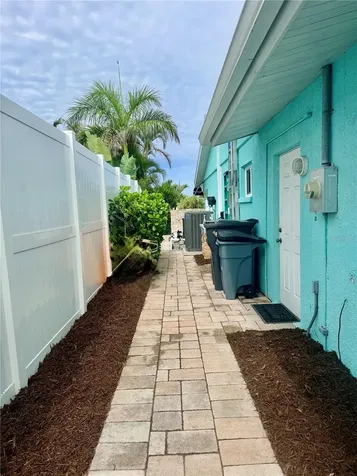 3708 Royal Palm Drive Bradenton FL 34210