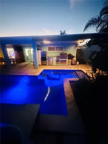 3708 Royal Palm Drive Bradenton FL 34210
