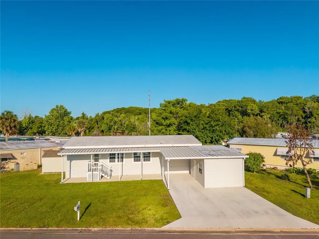 31609 Terrace Drive Tavares FL 32778