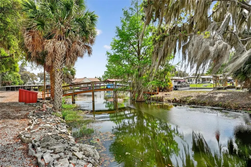31609 Terrace Drive Tavares FL 32778